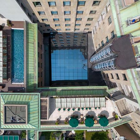 Radisson Collection Hotel, Santa Sofia Milaan Buitenkant foto The courtyard of the hotel