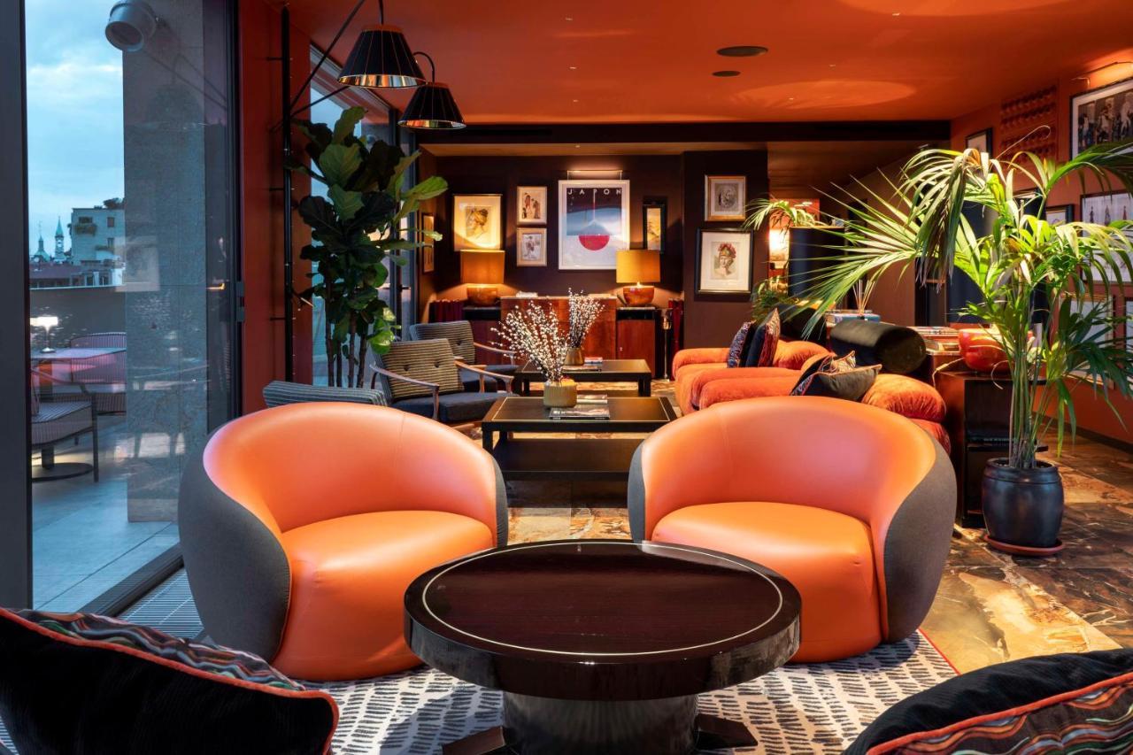 Radisson Collection Hotel, Santa Sofia Milaan Buitenkant foto The Club at The Ivy