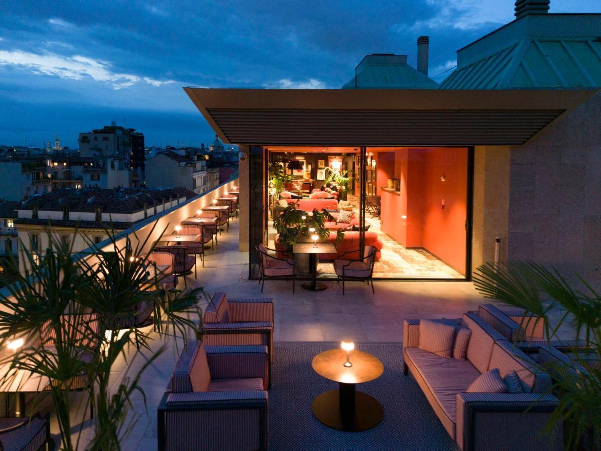 Radisson Collection Hotel, Santa Sofia Milaan Buitenkant foto The rooftop bar at the Hotel
