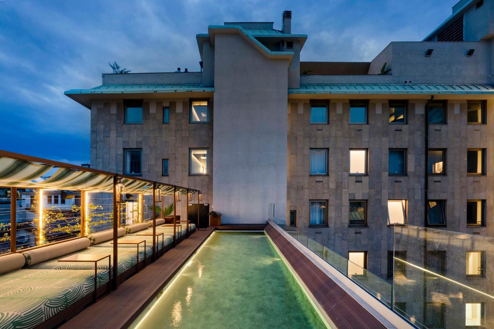 Radisson Collection Hotel, Santa Sofia Milaan Buitenkant foto The rooftop of the hotel