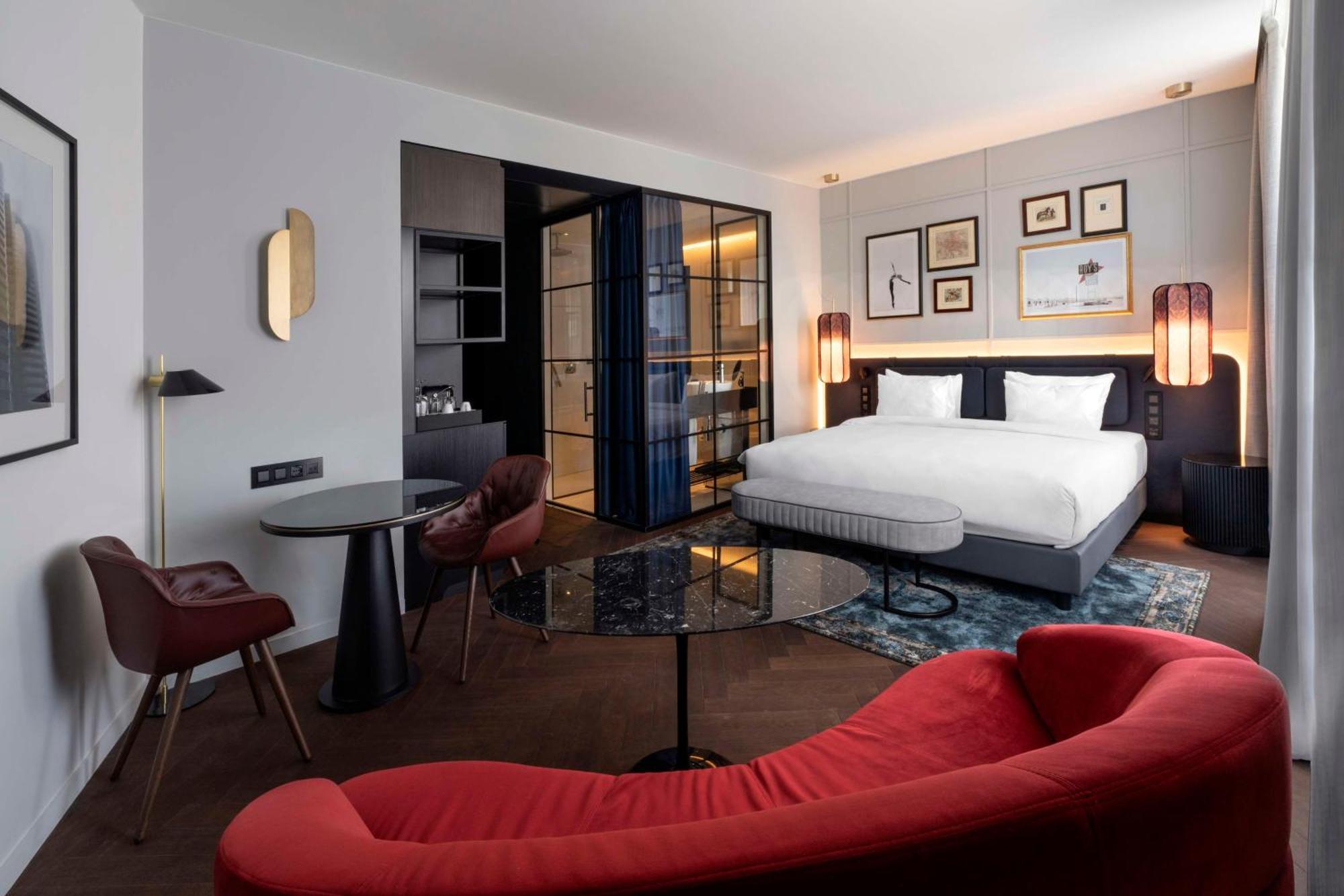 Radisson Collection Hotel, Santa Sofia Milaan Buitenkant foto A room at the hotel